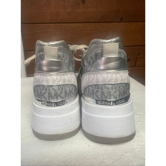 Michael Kors Muse metallic silver /Gray  Sz 7.5 - Picture 3 of 9